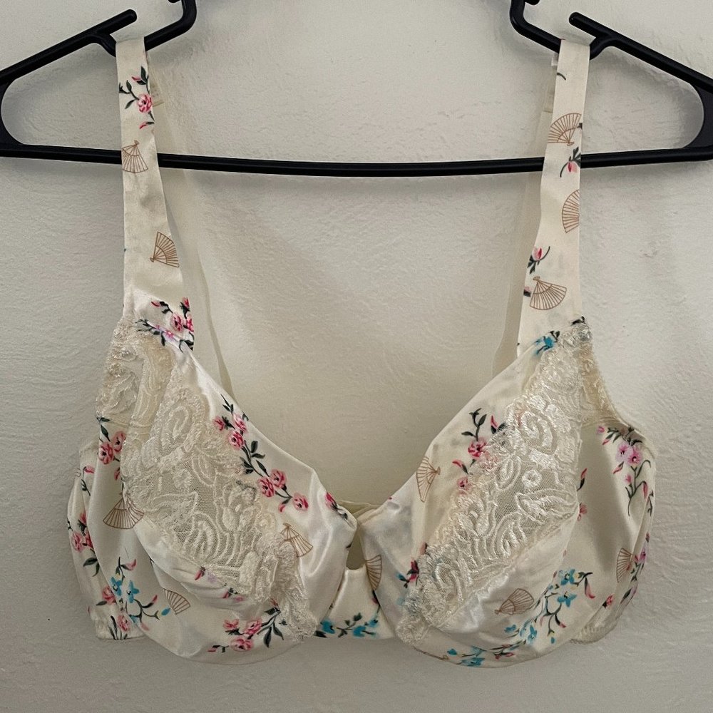 Vintage Victoria Secret (NWT) Bra